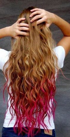 Colocar as cores somente nas pontas é uma boa opção para quem não quer uma mudança radical (Foto: Reprodução)